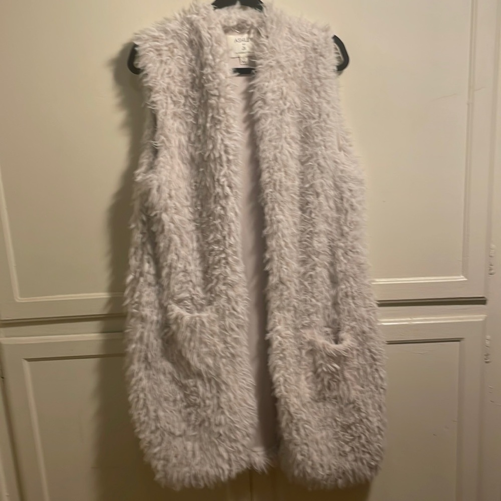 Faux Fur vest with pockets